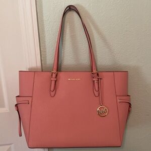 NWT Michael Kors Gilly Large Saffiano Genuine Leather Totebag $558